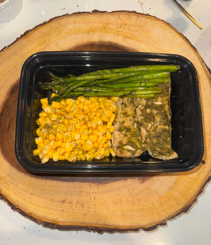 Fish Fillet with Pesto Topping, with Corn and Asparagus 1 Fish Fillet with Pesto Topping, with Corn and Asparagus